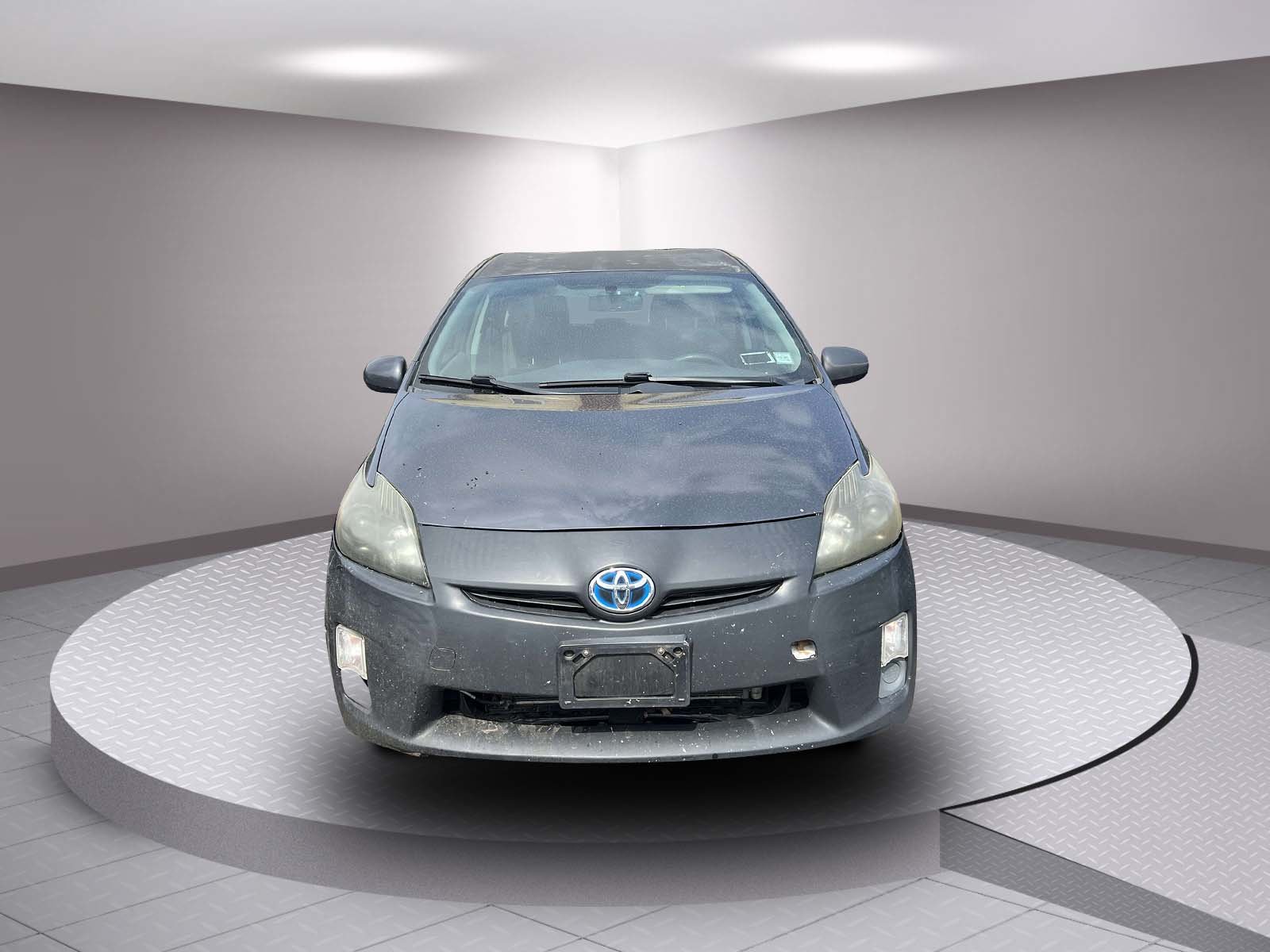 Used 2011  Toyota One image 2