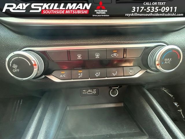 Used 2025 White Nissan 2.5 SV image 20