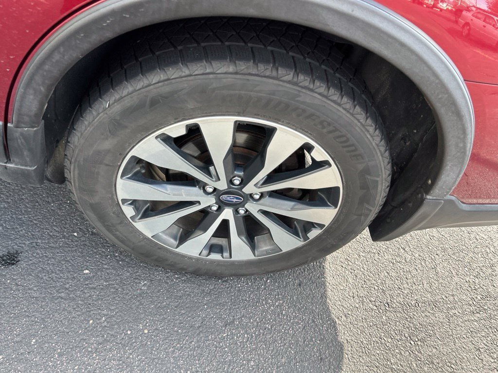 Used 2015 Venetian Red Pearl Subaru 3.6R image 17