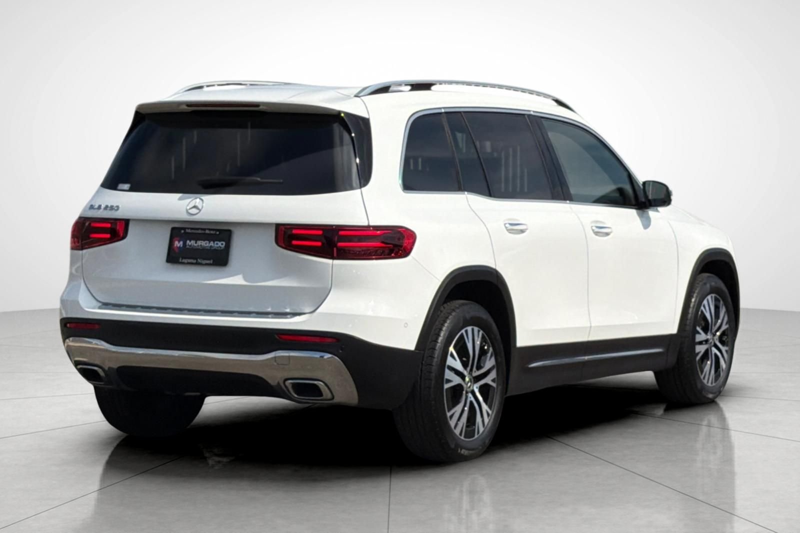 Used 2024 White Mercedes-Benz GLB 250 image 11