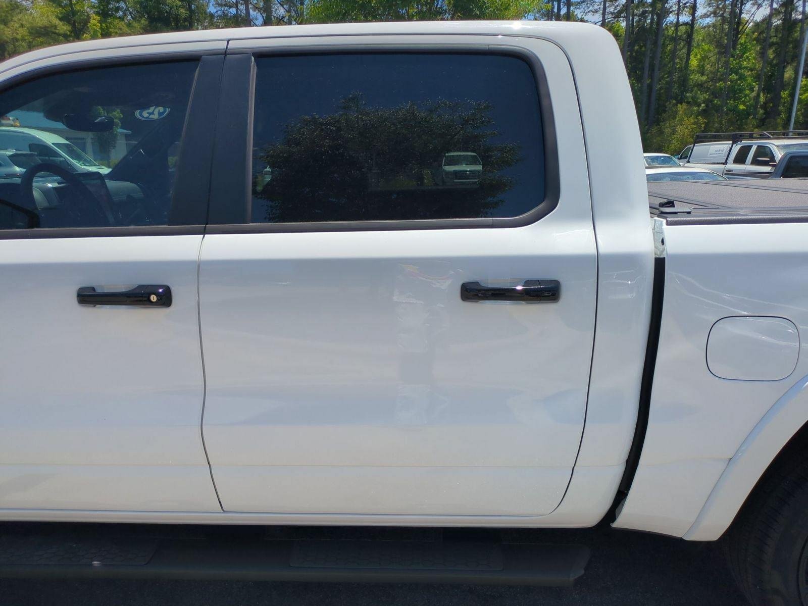 Used 2025 BRIGHT WHITE CLEARCOAT DODGE LARAM image 33