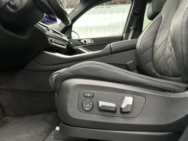 Used 2026 White BMW xDrive40i image 16