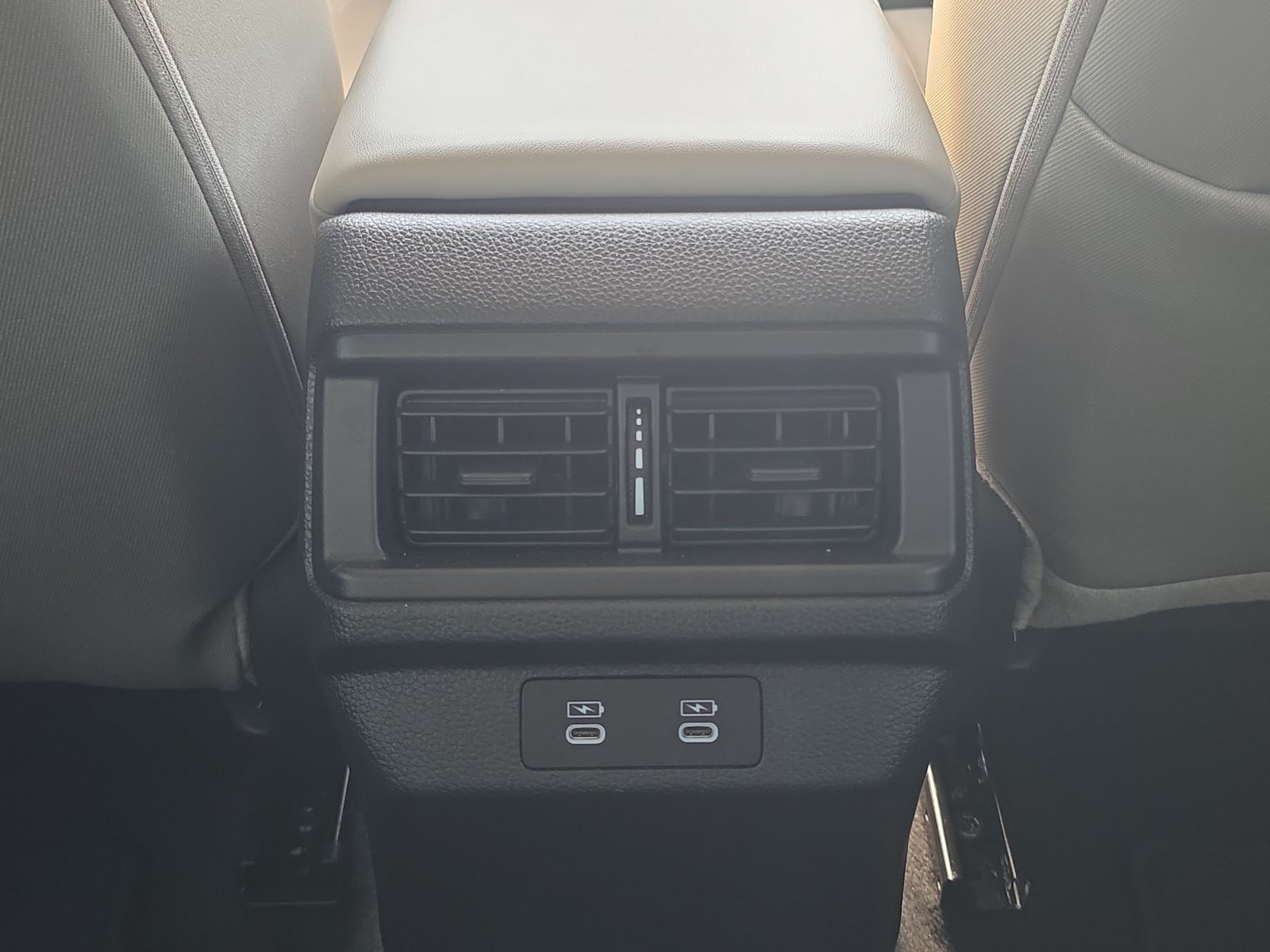 Used 2025 Radiant Red Honda SE image 24