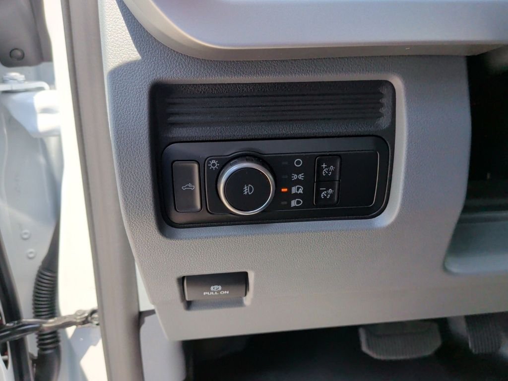 New 2026 Oxford White Ford F-350® XL image 15