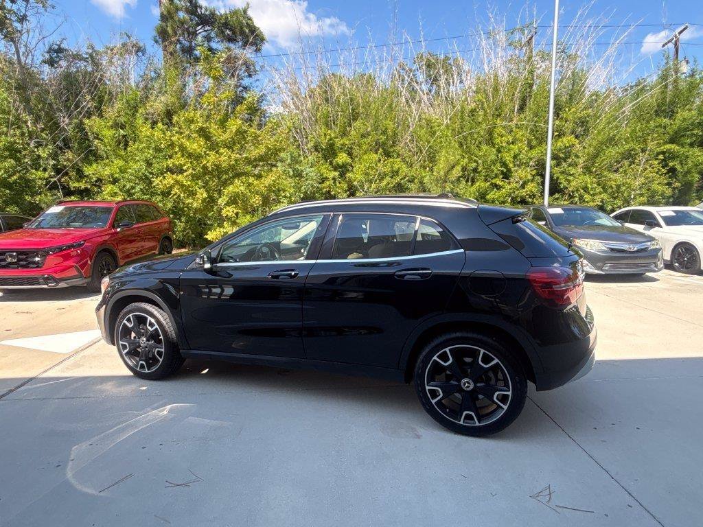 Used 2019 Black Mercedes-Benz GLA 250 image 20