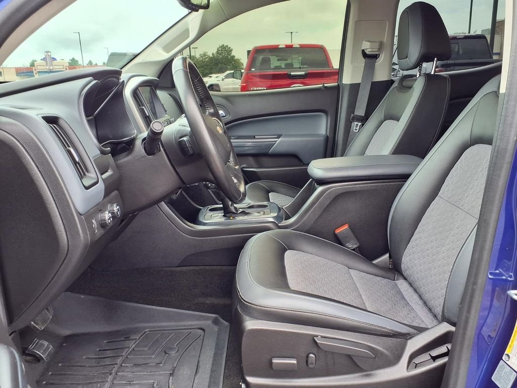 Used 2017 Laser Blue Metallic Chevrolet Z71 image 15