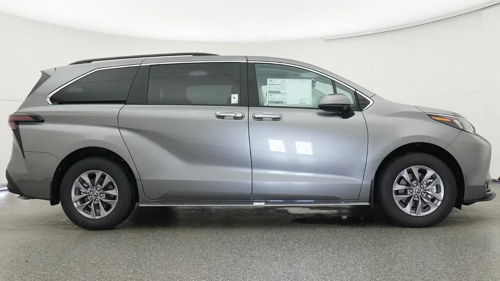 New 2026 Heavy Metal Toyota XLE image 13