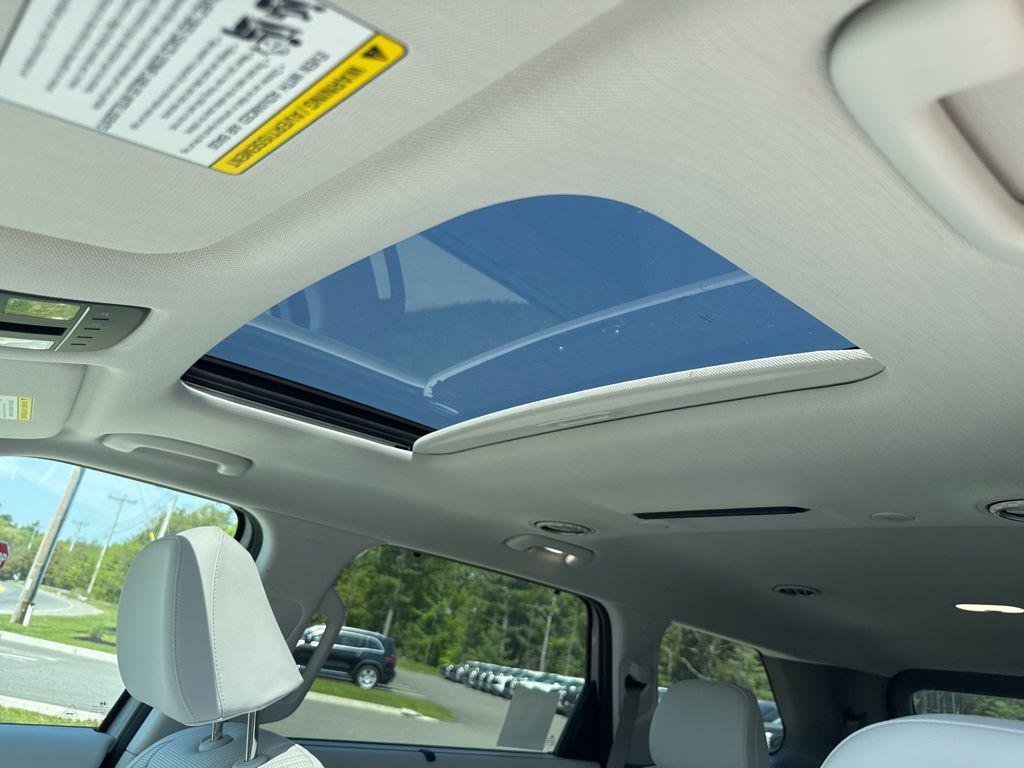 New 2026 Silver Hyundai SEL Premium AWD image 8
