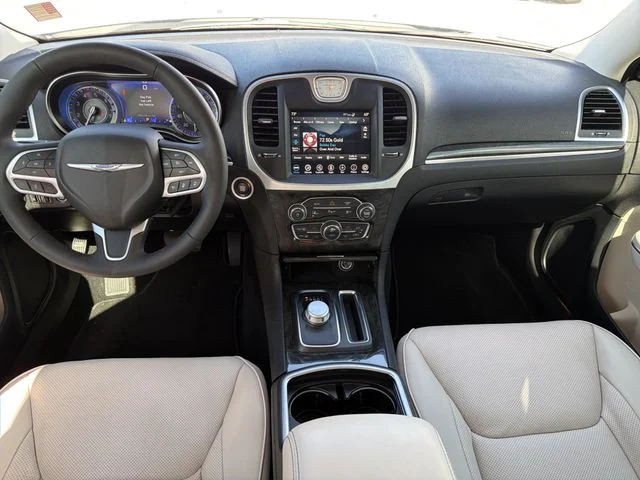Used 2022 White Chrysler Touring image 13
