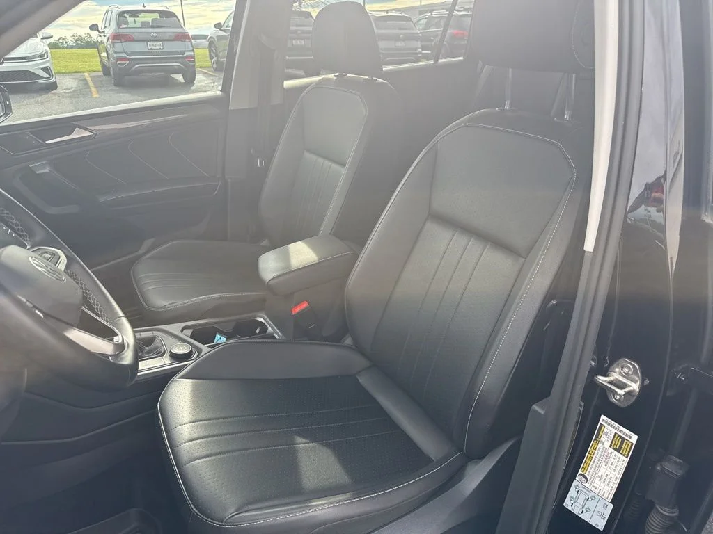 Certified Used 2022 Black Volkswagen 2.0T SE image 33