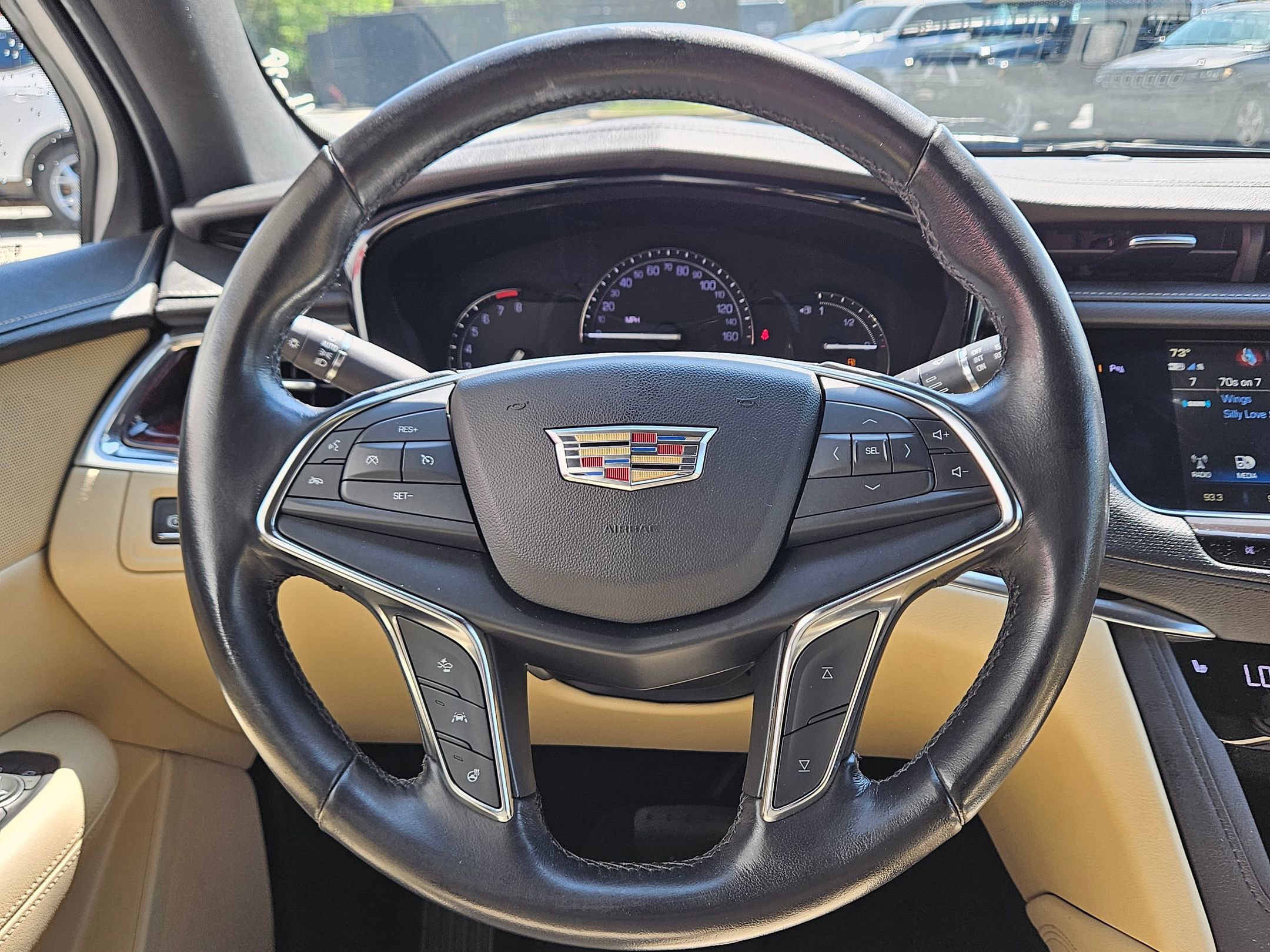 Used 2019 Crystal White Tricoat Cadillac Luxury FWD image 15