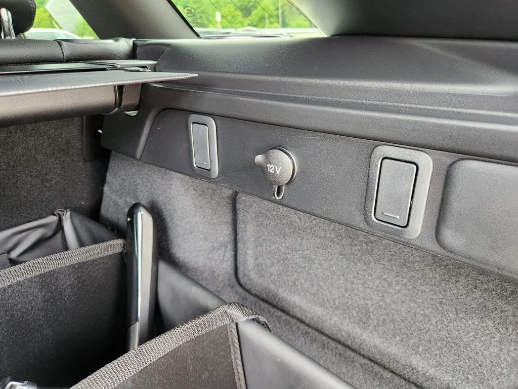 Used 2026 Fuji White Land Rover S image 15