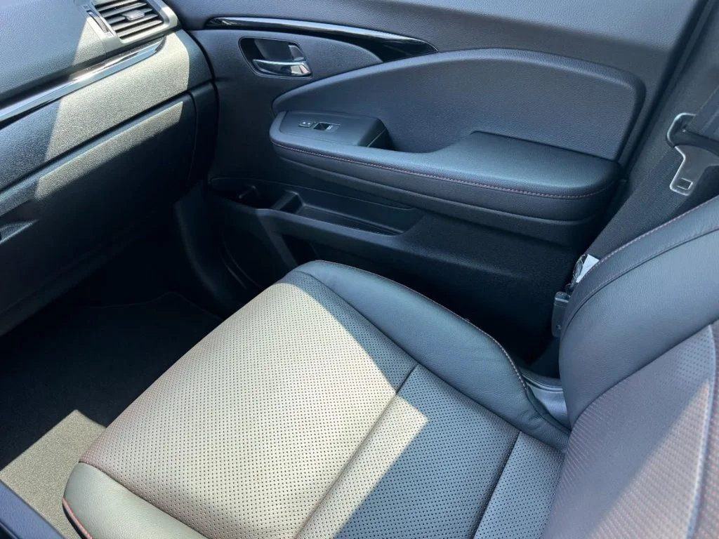 Certified Used 2024 Black Honda Black Edition image 18