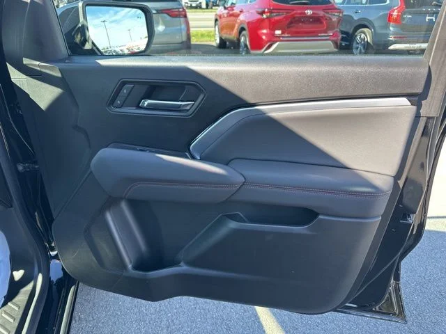 2024 Chevrolet Colorado Z71 - Photo 10
