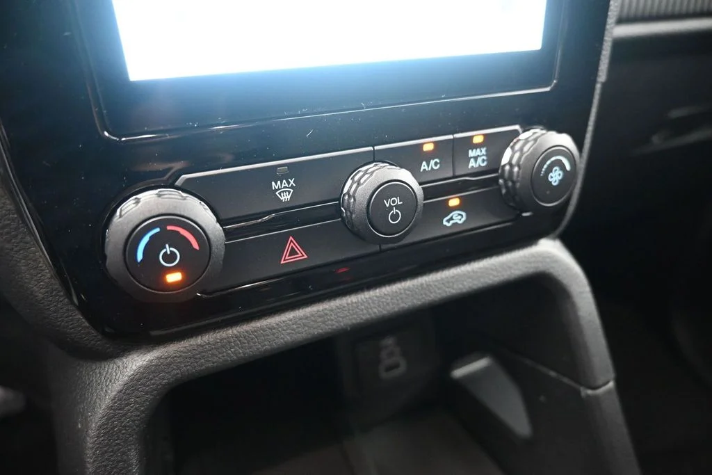 New 2026 Oxford White Ford XLT image 14