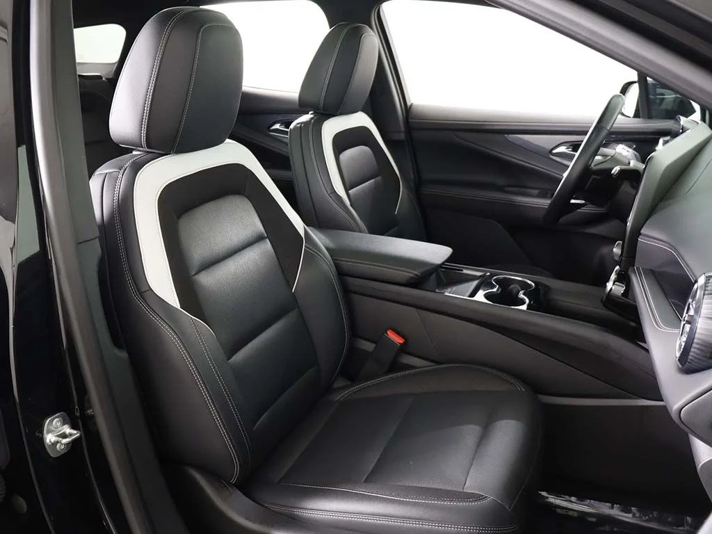 Used 2024 Black Chevrolet LT image 33