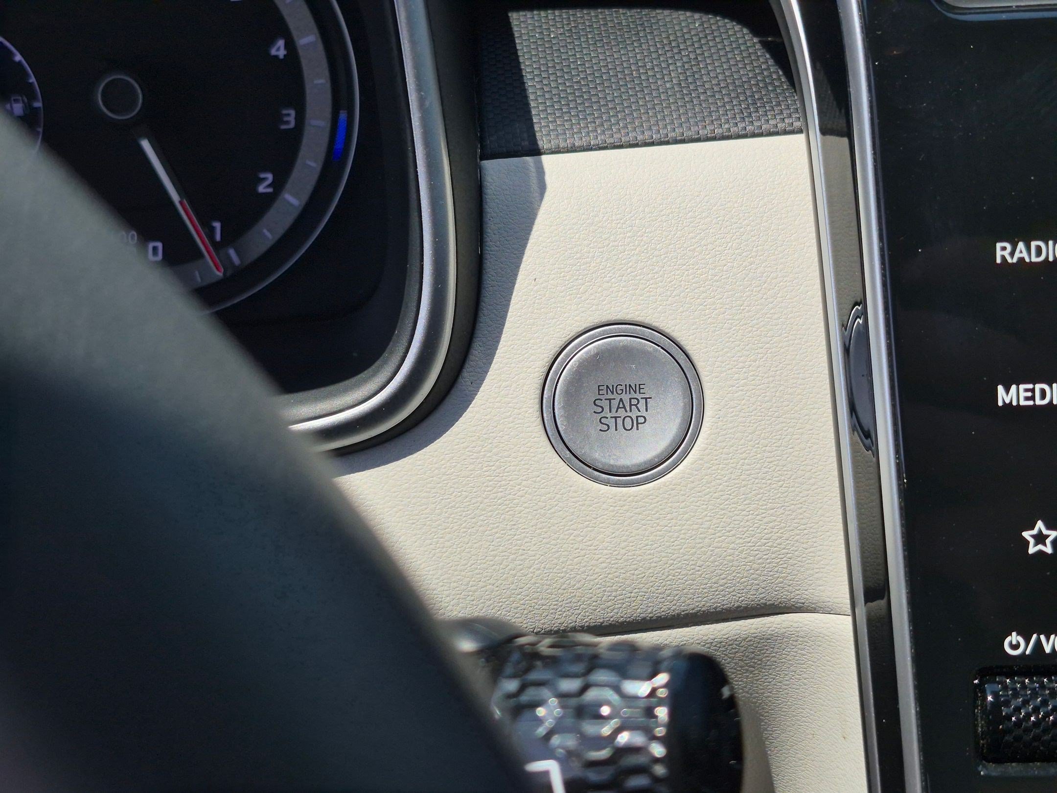 Certified Used 2022 Quartz White Hyundai SEL image 20