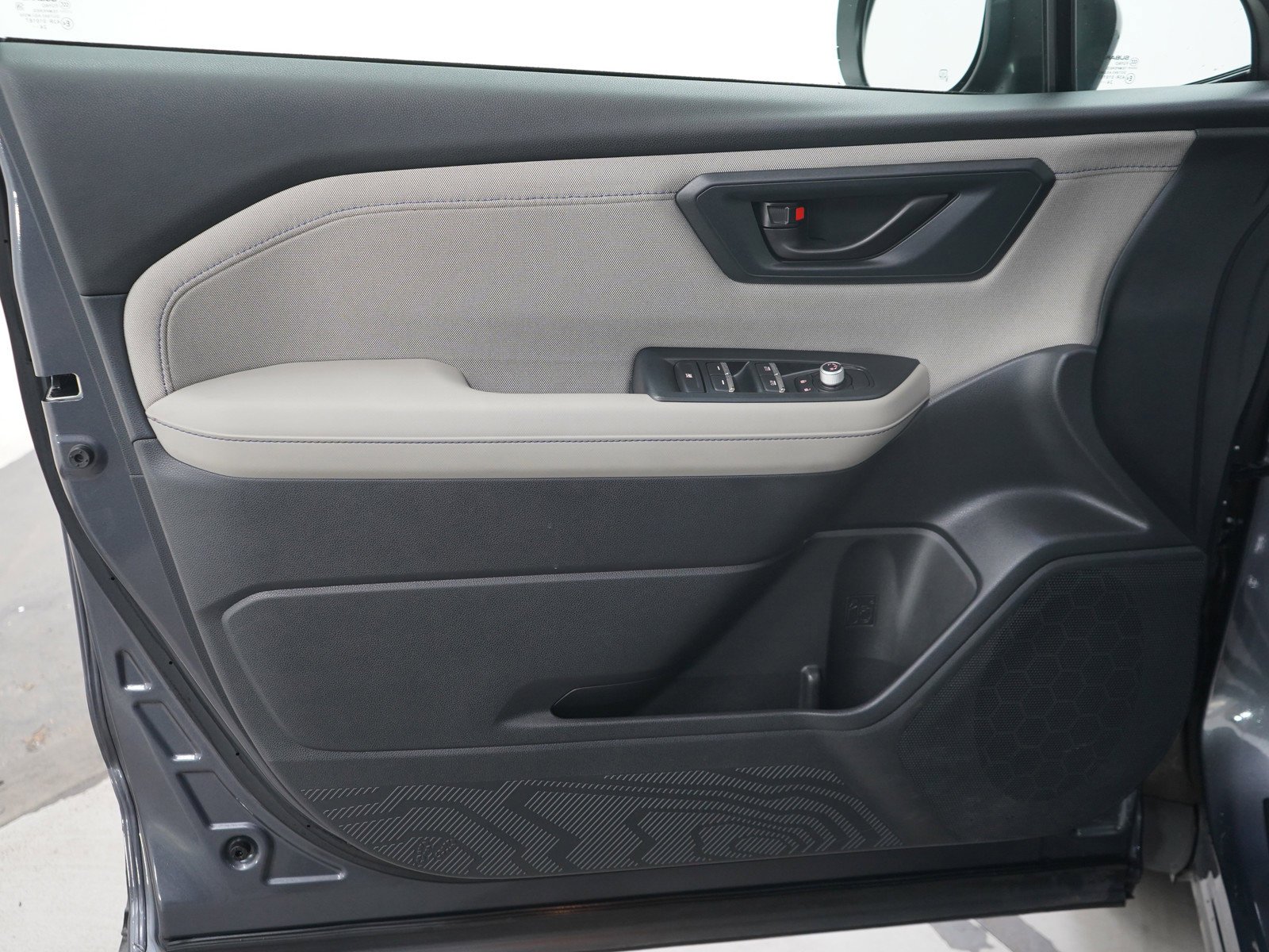 Used 2025 Gray Metallic Subaru Premium image 21