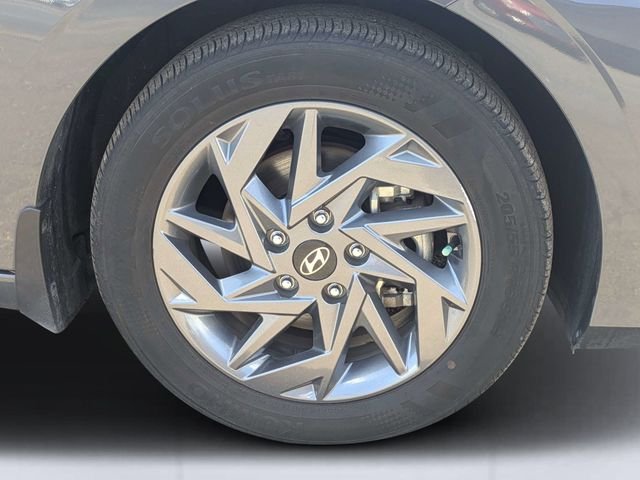 Used 2024 Gray Hyundai SEL image 11