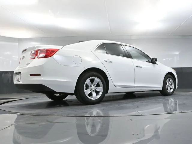 Used 2015 White Chevrolet LS image 43