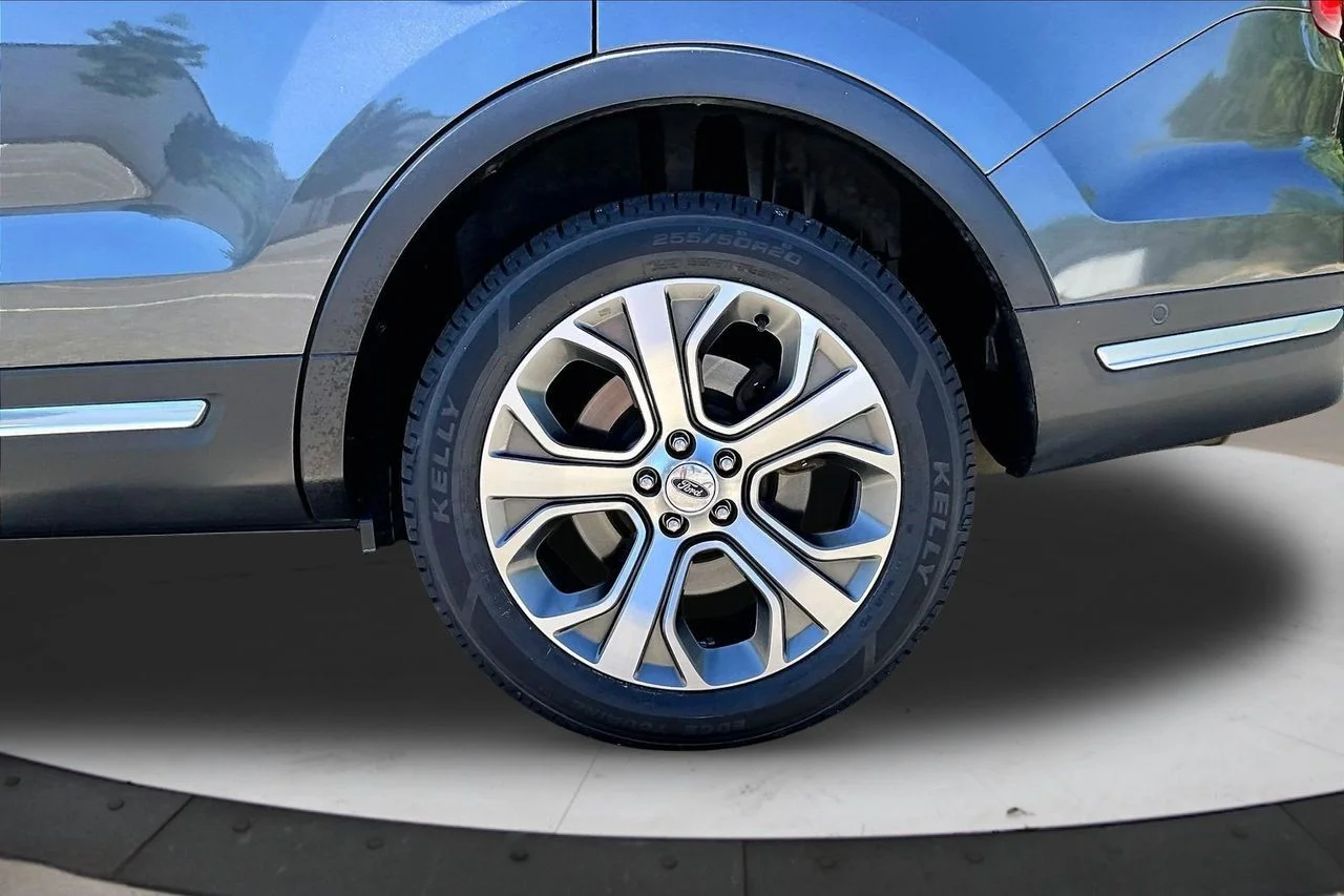Certified Used 2018 Gray Ford Platinum image 36