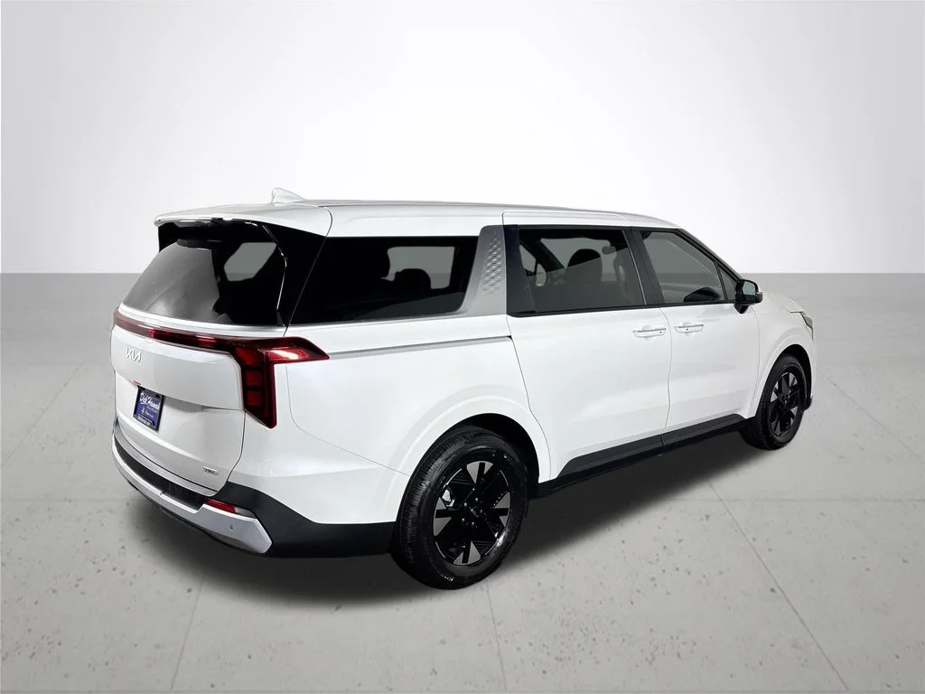 New 2026 Snow White Pearl Kia LXS image 6