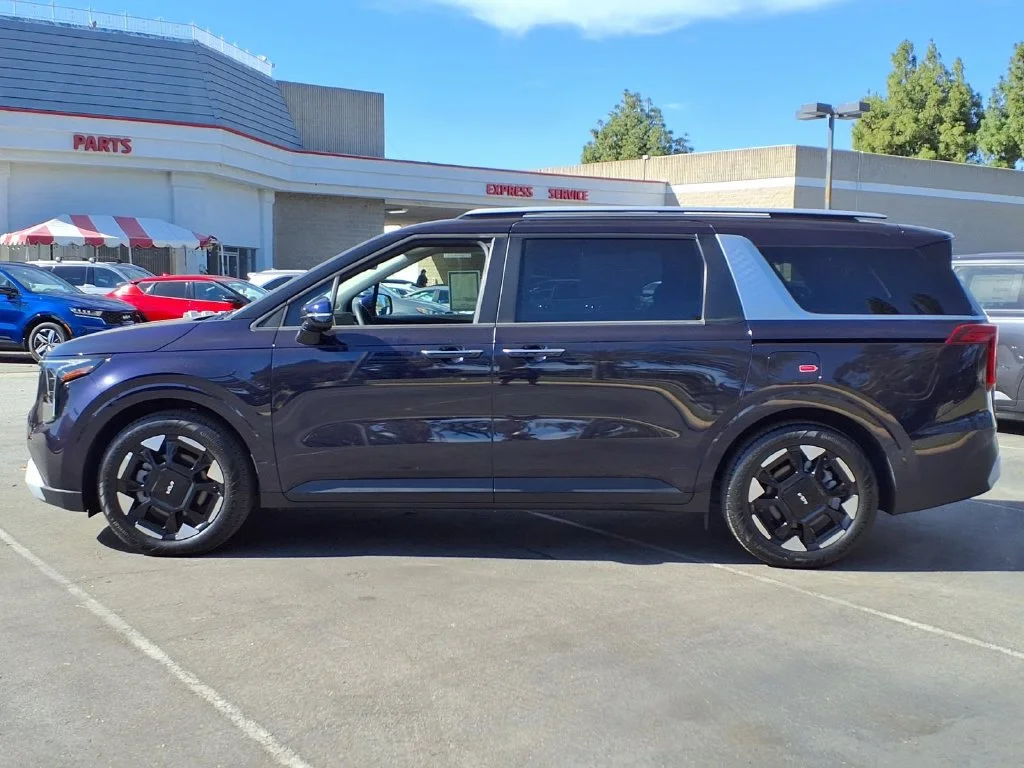 2025 Kia Carnival EX - Photo 2