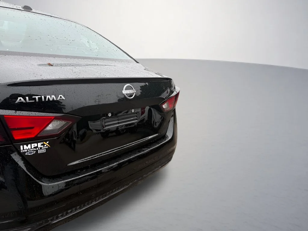 Used 2025 Black Nissan S image 32