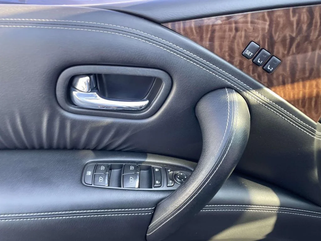 Used 2020 Silver Nissan SL 4WD image 19