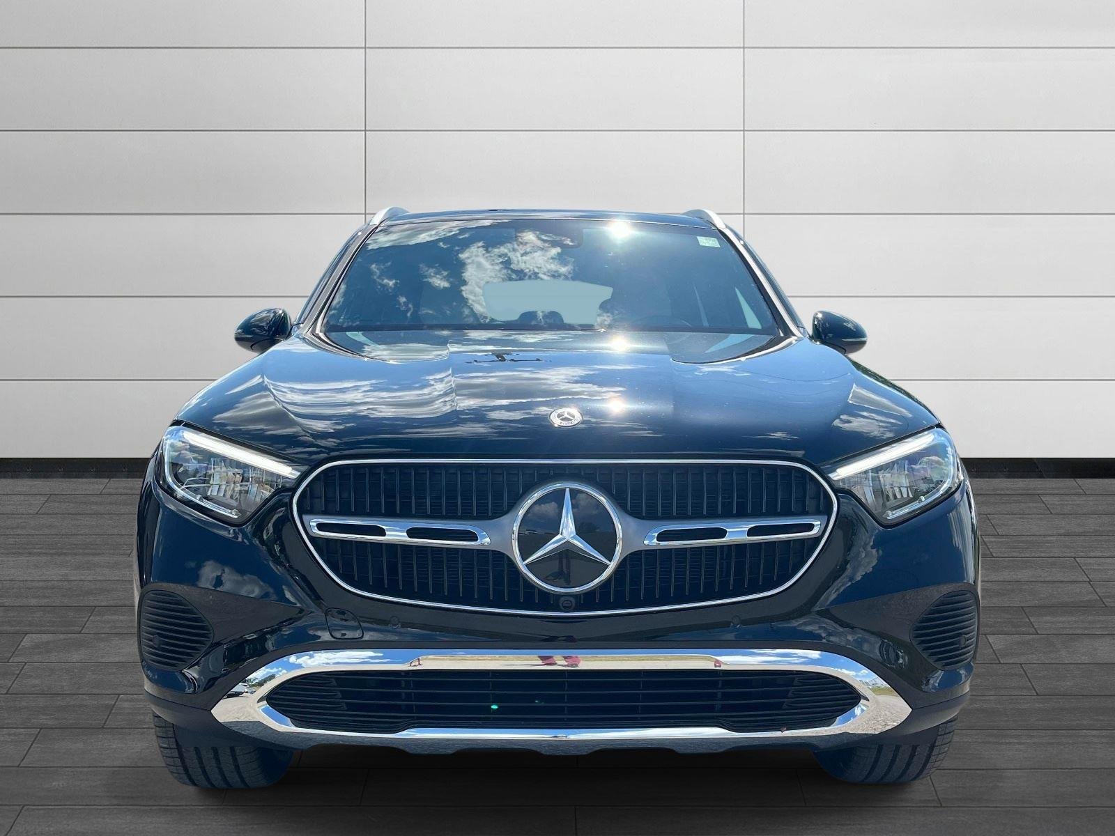 Used 2025 Black Mercedes-Benz GLC 300 image 7