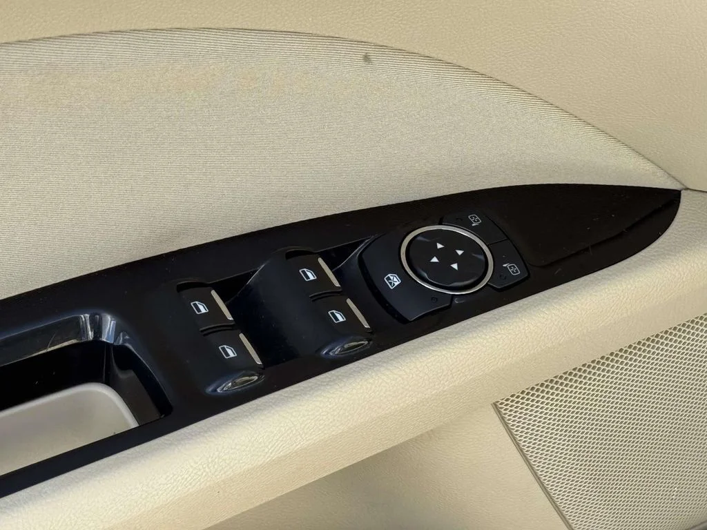 Used 2016 White Ford SE image 27