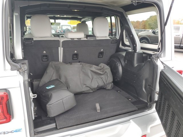 Used 2023 Silver Jeep Sahara 4xe image 10