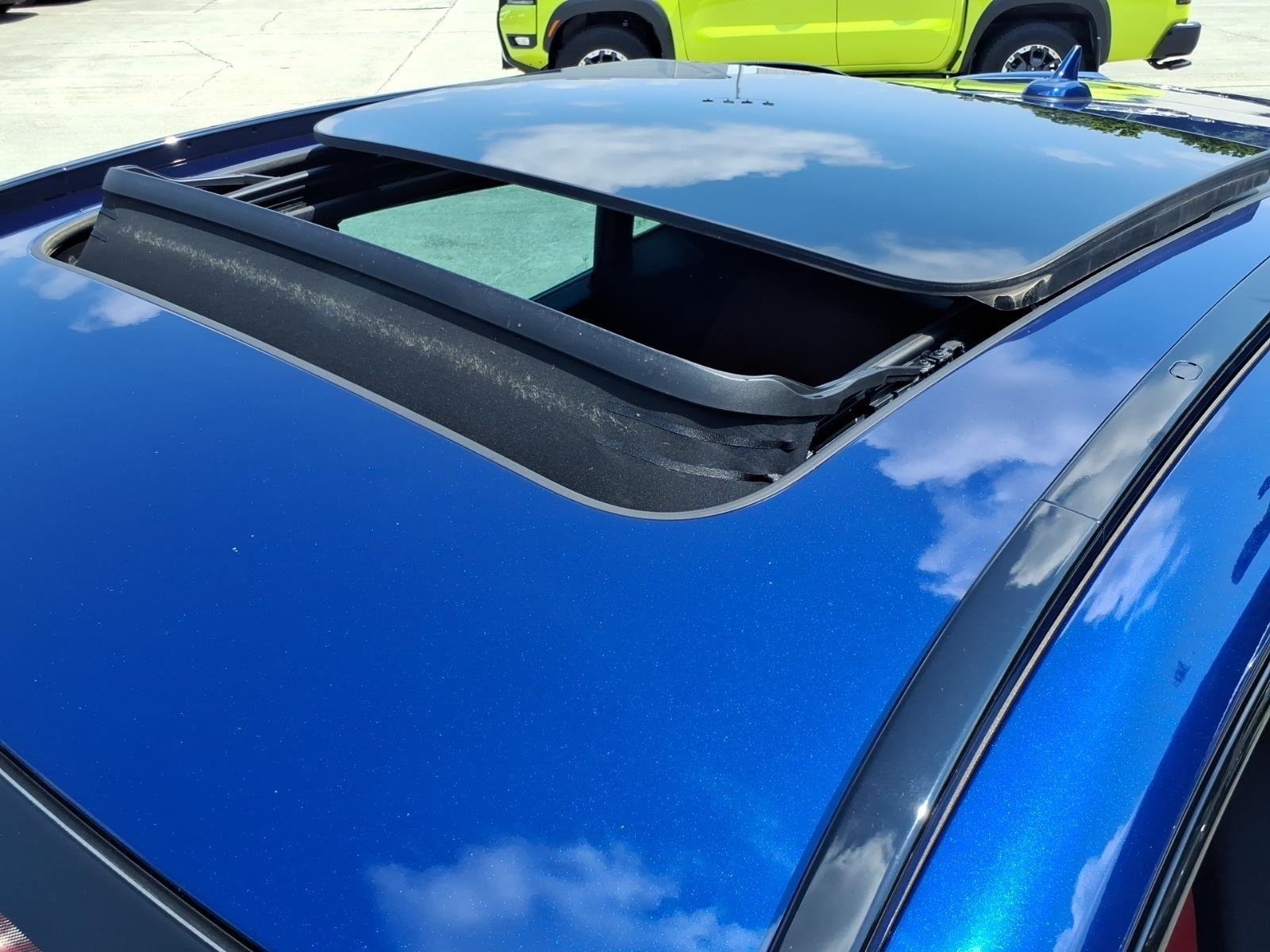 Used 2022 Blu Emozione Metallic Maserati Modena image 10