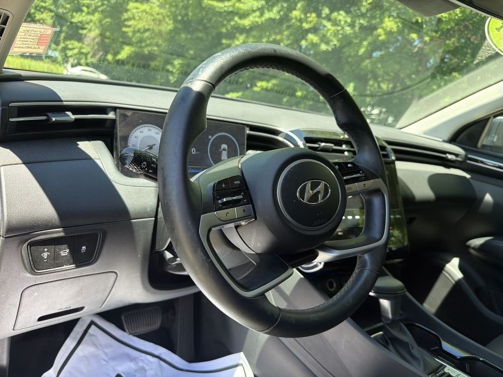 Used 2024 Silver Hyundai SEL image 10