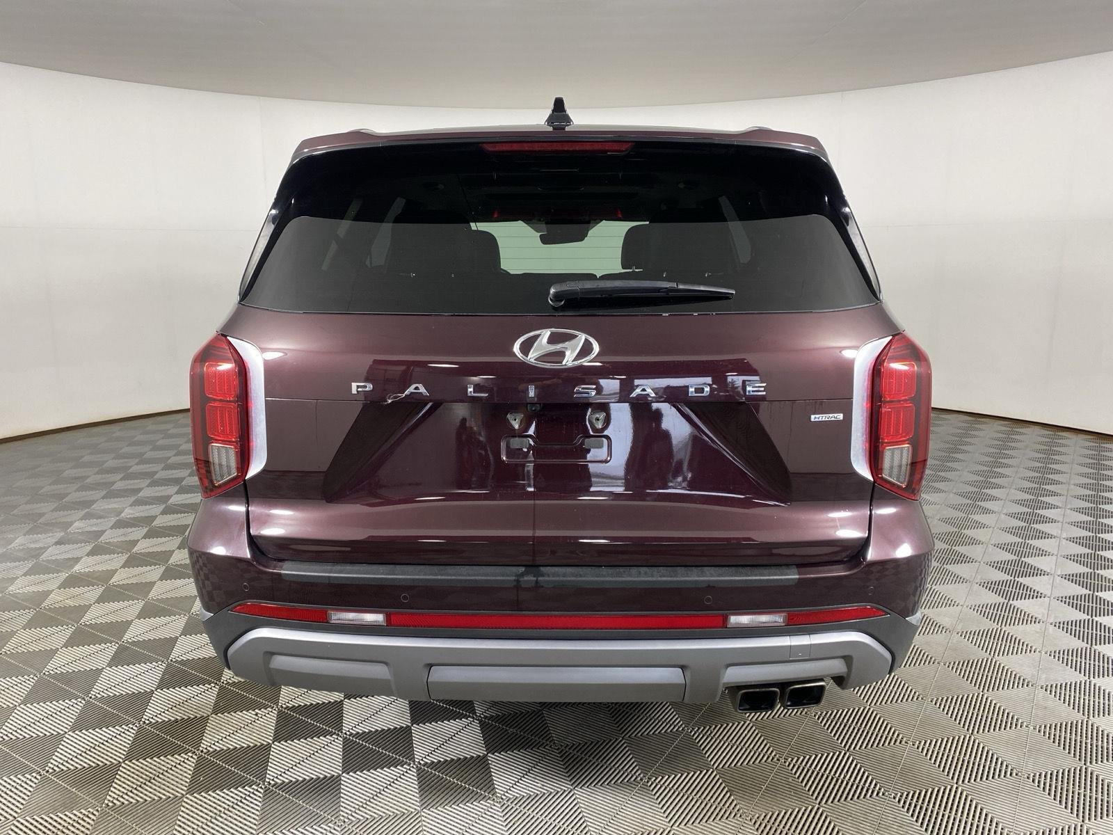Used 2023 Sierra Burgundy Hyundai Limited image 9
