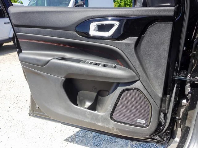 New 2026 Diamond Black Crystal Pearl-Coat Exterior Paint Jeep Trailhawk image 17