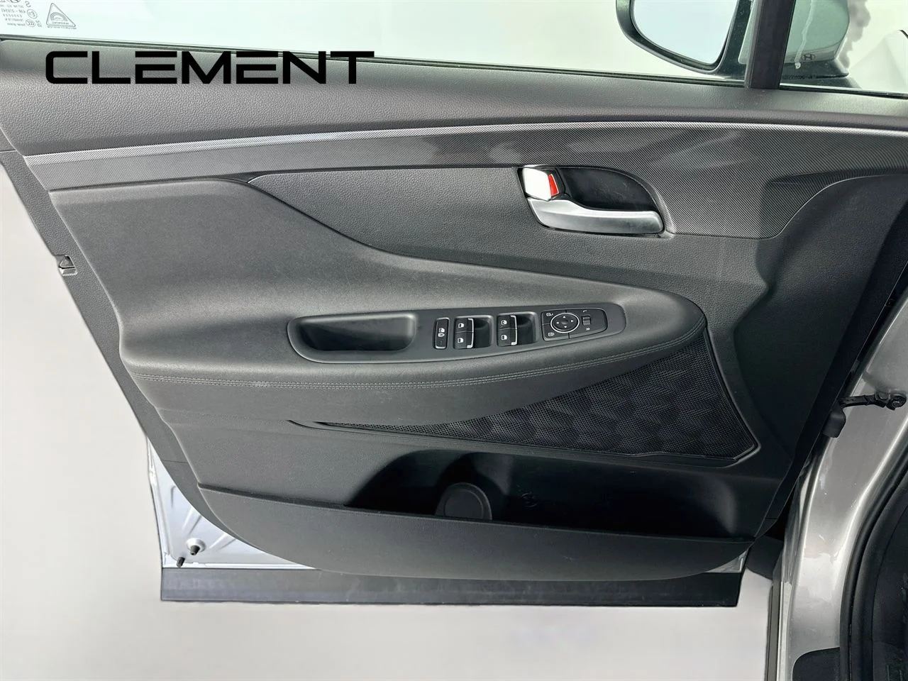 Used 2023 Shimmering Silver Pearl Hyundai SE image 26