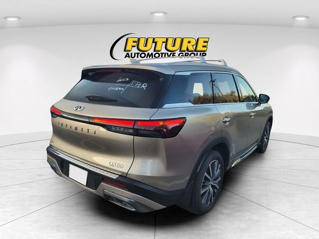Used 2023 Silver INFINITI Sensory image 3