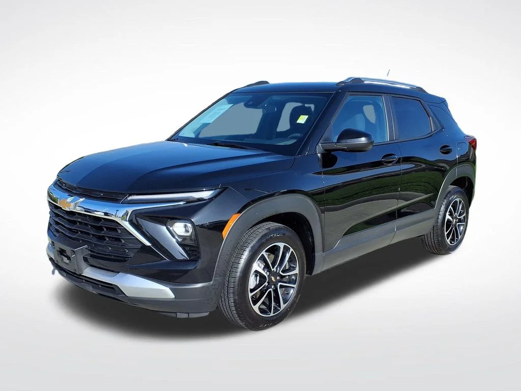 Used 2025 Black Chevrolet LT image 3