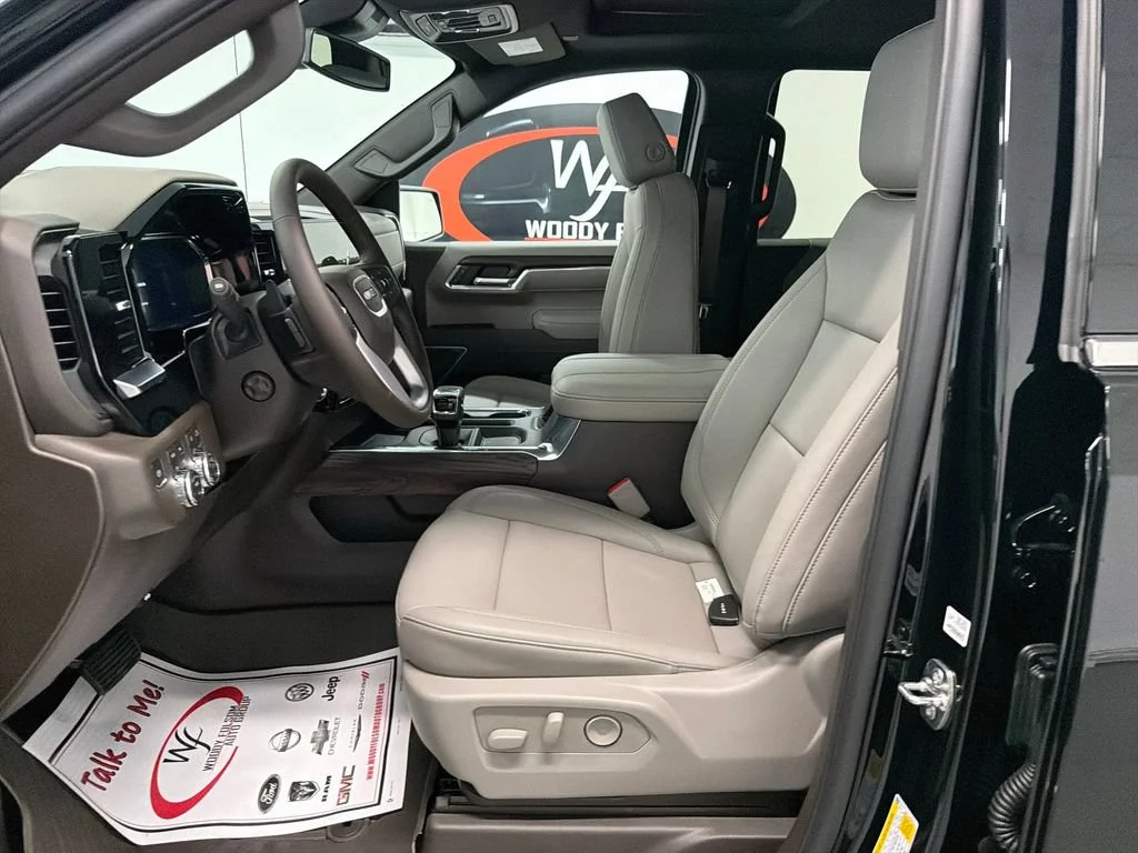 New 2026 Onyx Black GMC SLT image 9