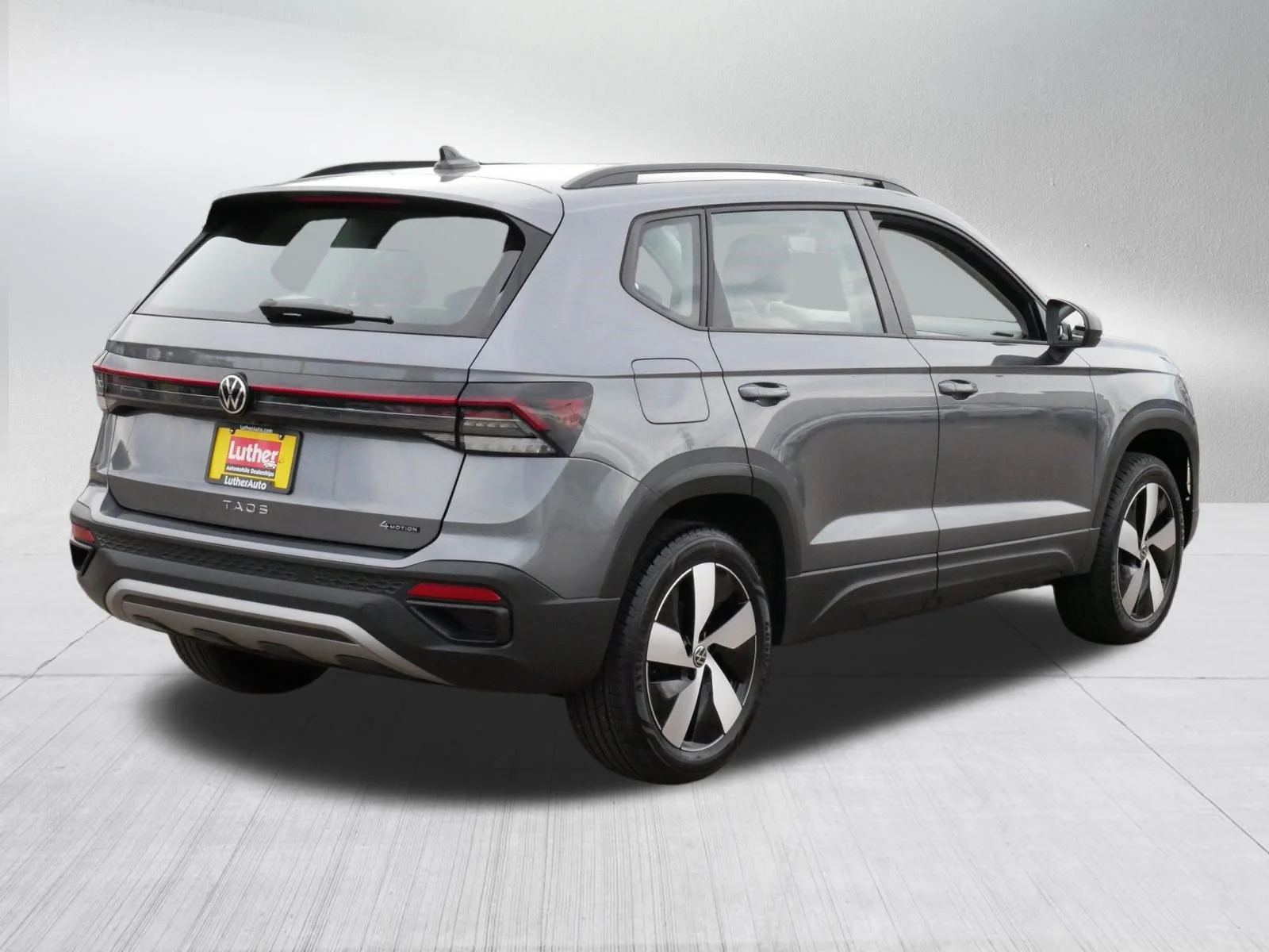 Used 2025 Platinum Gray Metallic Volkswagen S image 7