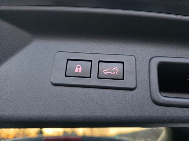 Used 2025 Gray Metallic Subaru Premium image 11