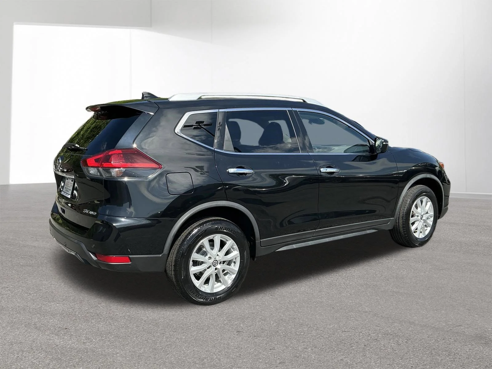 Used 2020 Magnetic Black Pearl Nissan SV image 3
