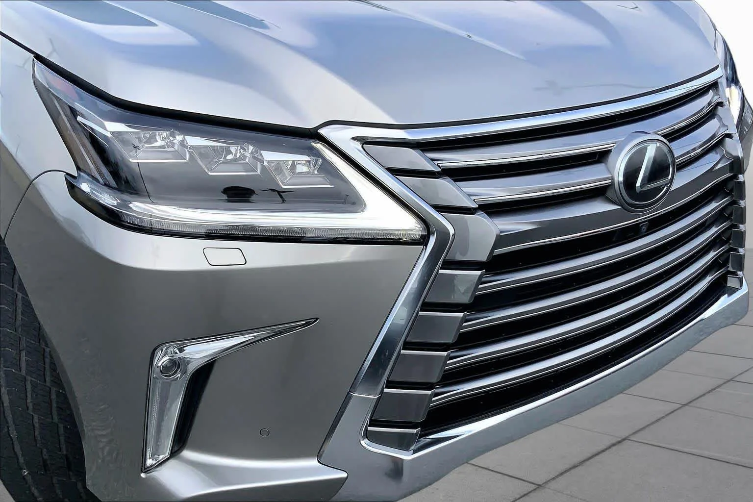 Used 2017 Atomic Silver Lexus  image 29