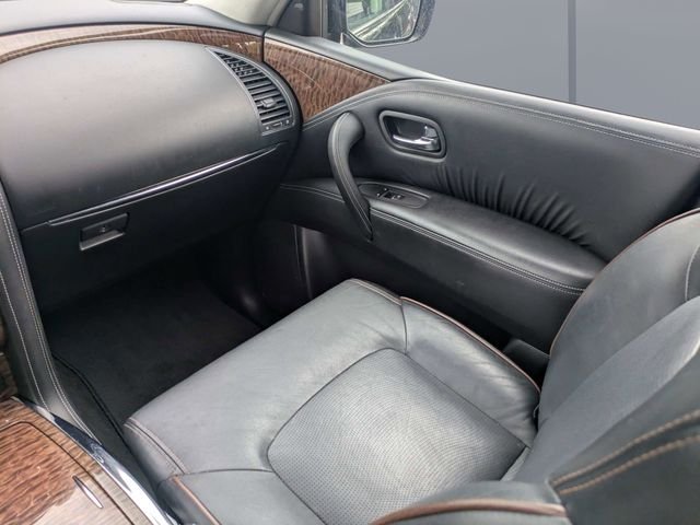 Used 2019 Black Nissan Platinum image 18