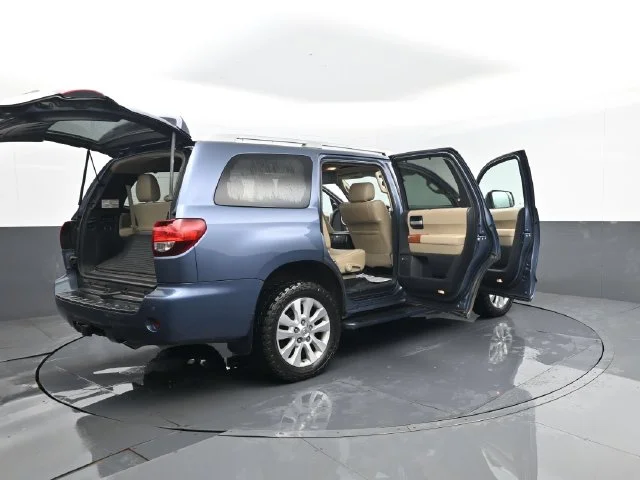 Used 2018 Shoreline Mist Toyota Platinum image 37