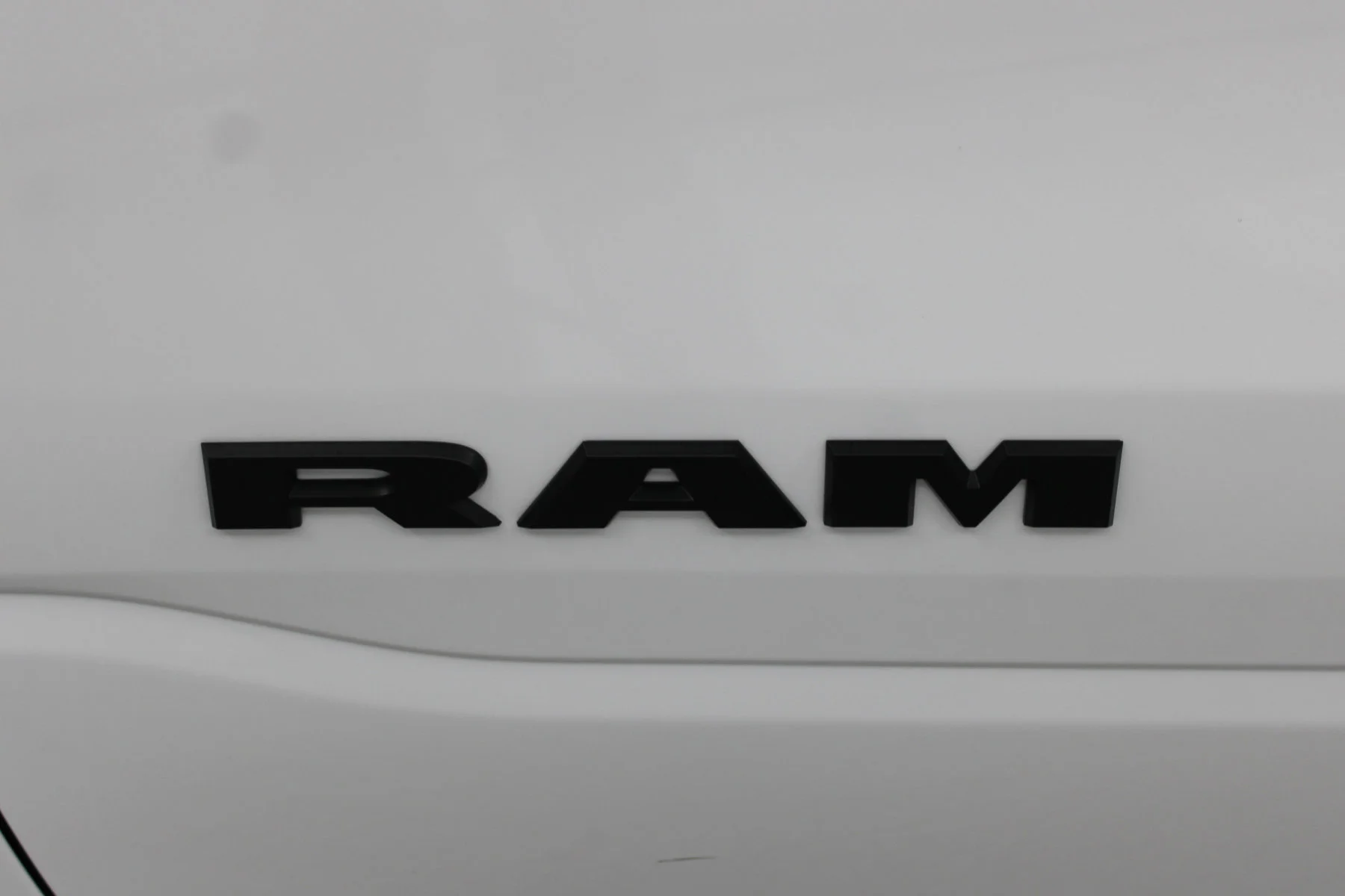 New 2026 Bright White Clear-Coat Exterior Paint RAM Laramie 4x4 Crew Cab image 18