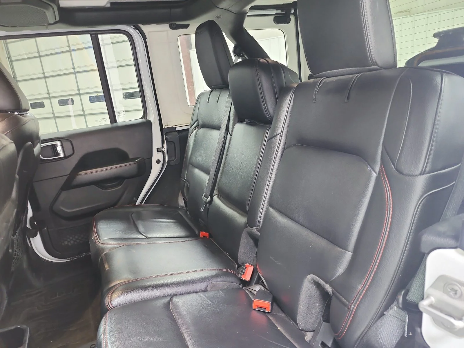 Used 2022 White Jeep Unlimited Rubicon image 11