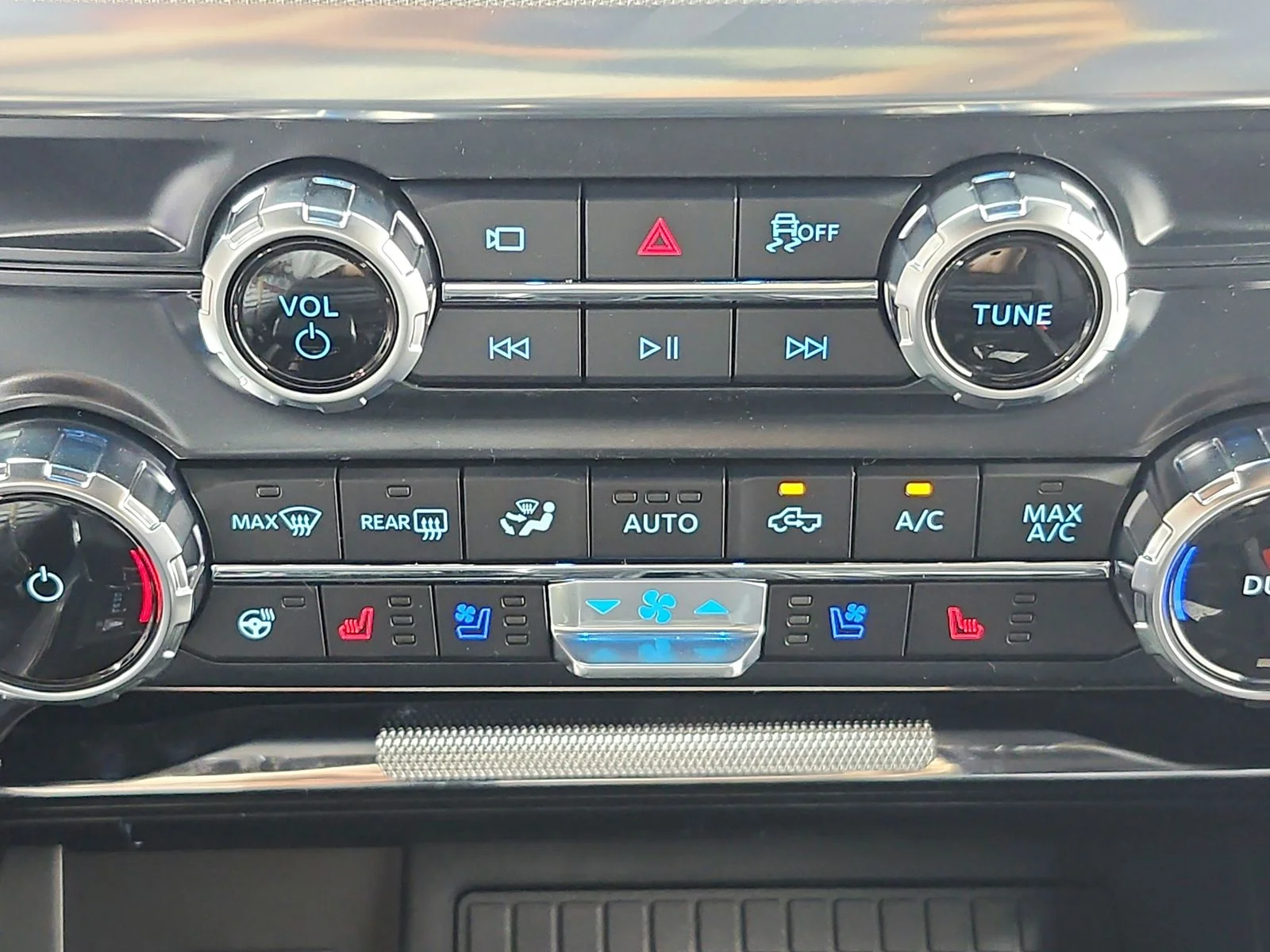 New 2026 Gray Ford Lariat image 35