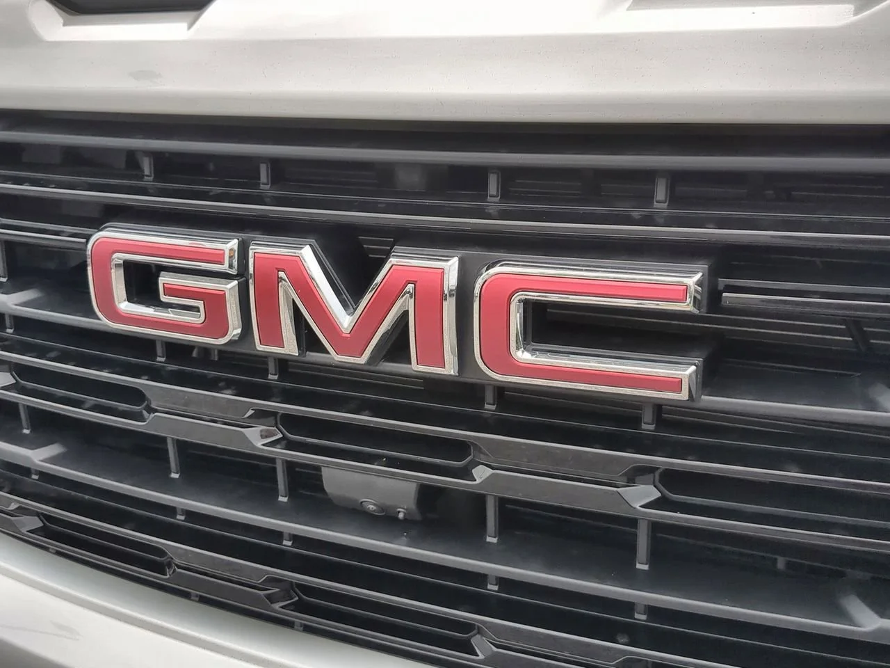 New 2026 Summit White GMC Elevation image 32